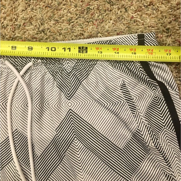 LI-NING MENS DWAYNE WADE BASKETBALL SHORTS - Picture 6 of 6